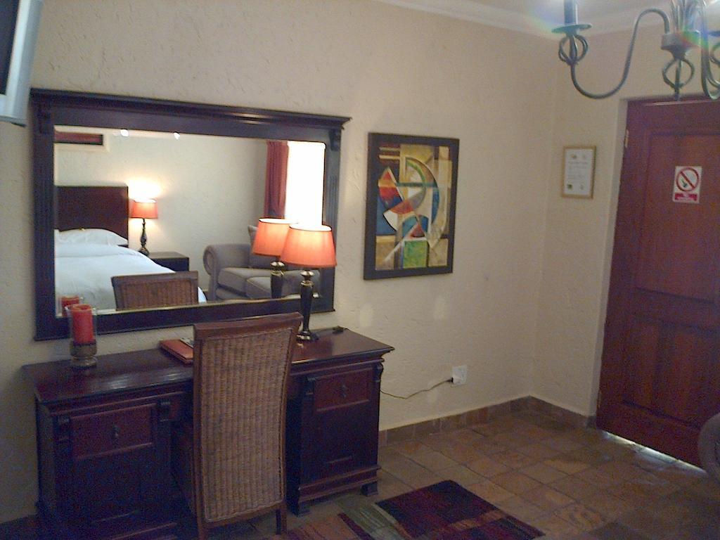 Jubilee Lodge Guest House Йоханнесбург Номер фото