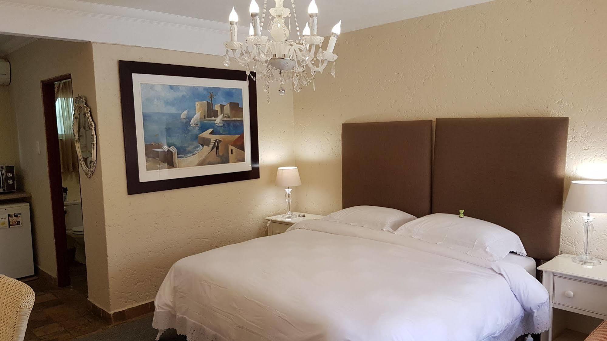 Jubilee Lodge Guest House Йоханнесбург Экстерьер фото