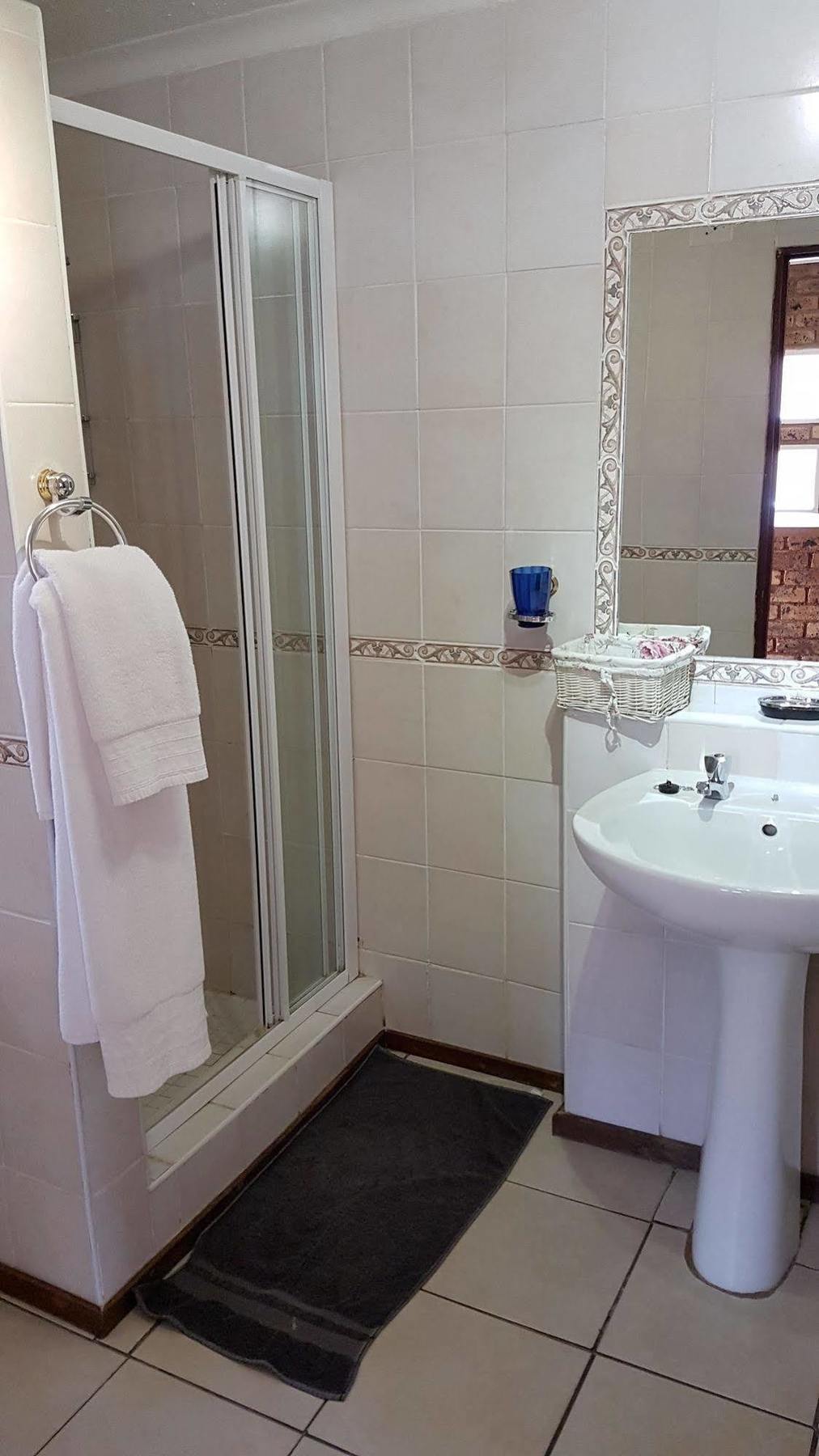 Jubilee Lodge Guest House Йоханнесбург Экстерьер фото