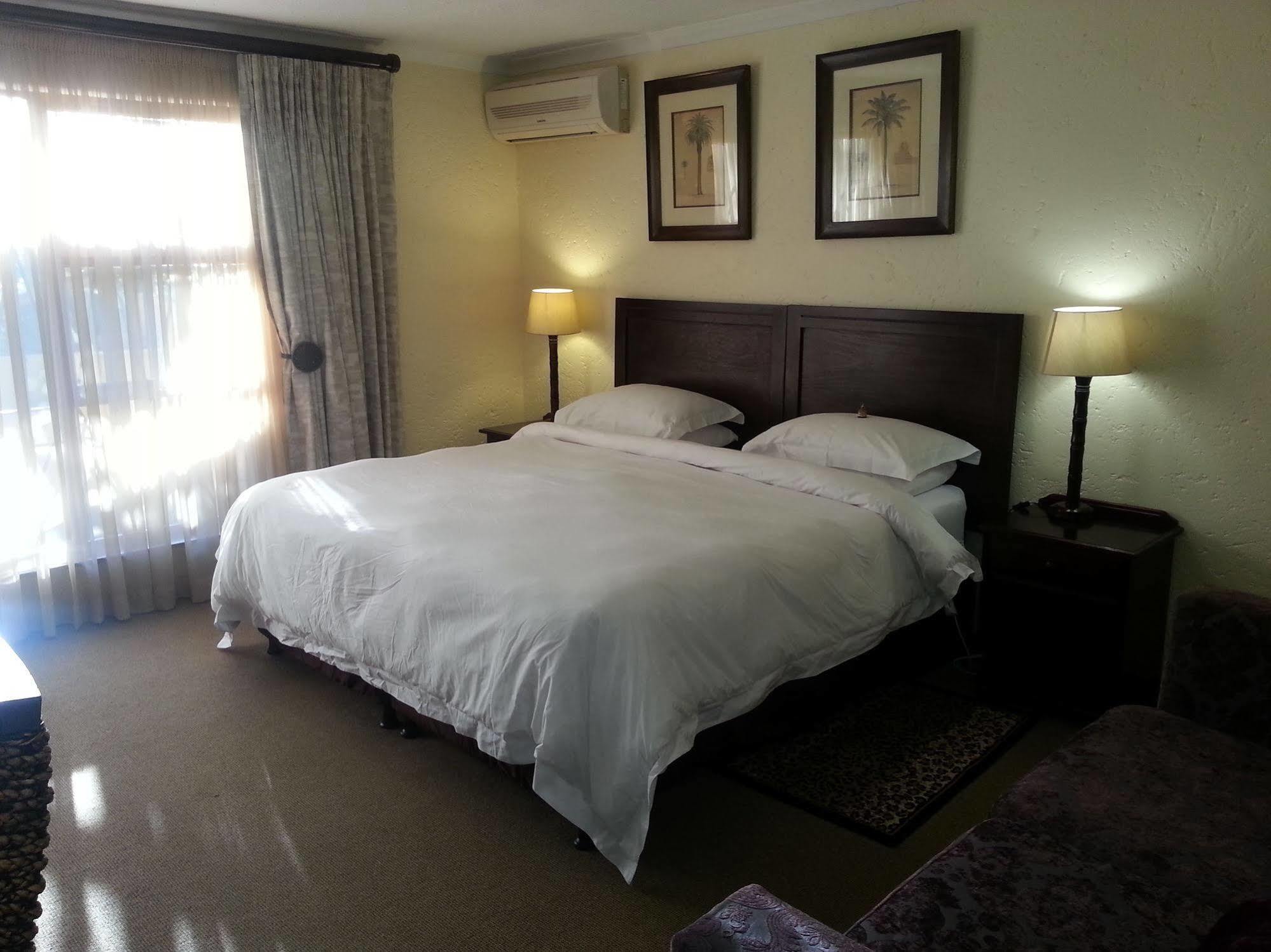 Jubilee Lodge Guest House Йоханнесбург Экстерьер фото