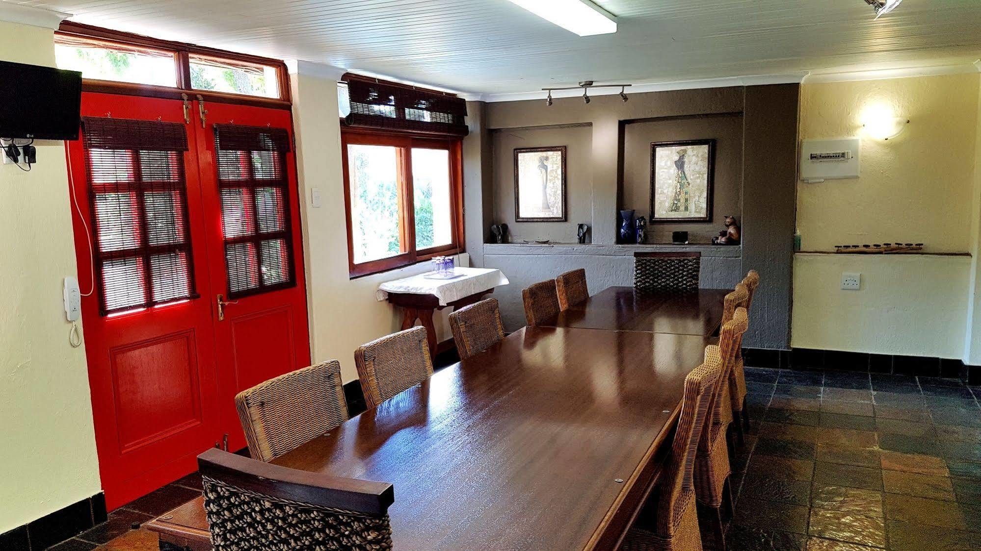 Jubilee Lodge Guest House Йоханнесбург Экстерьер фото